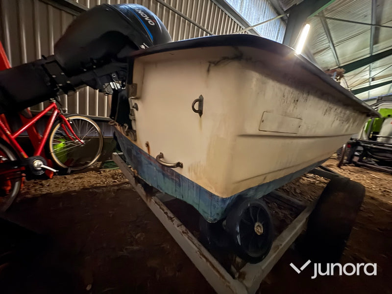 Båt - inkl. släp med elvinsch