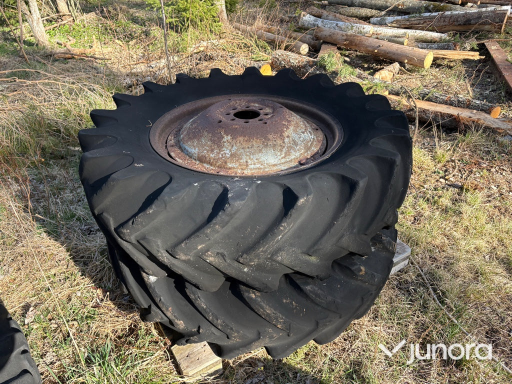 Traktorhjul - 14.9–28, Dubbelmontage