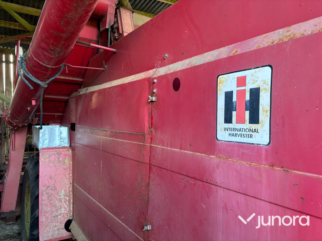 Skördetröska - International Harvester 35