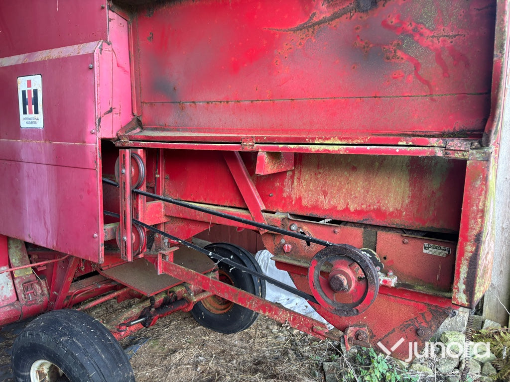 Skördetröska - International Harvester 35