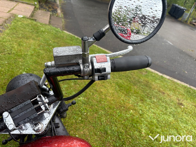 Suzuki LS650P