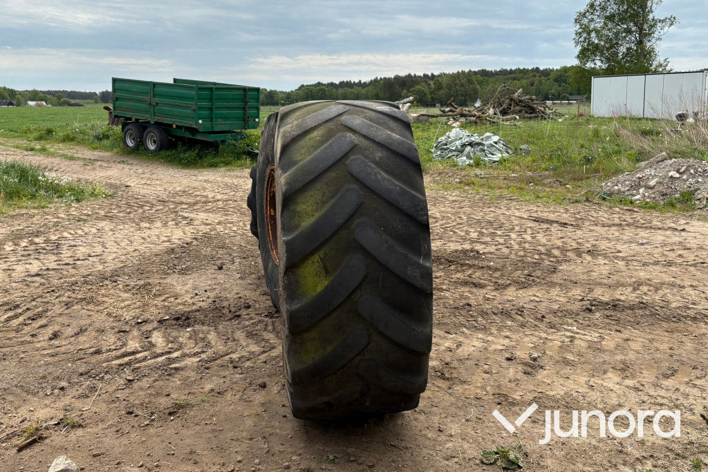 Traktordäck L60 fälgar 620/75 r26
