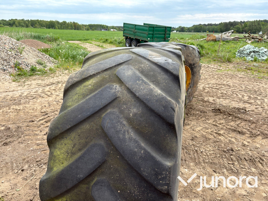 Traktordäck L60 fälgar 620/75 r26