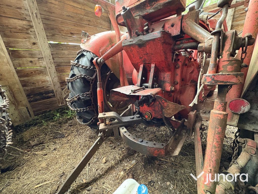 Traktor Nuffield Universal 3DL