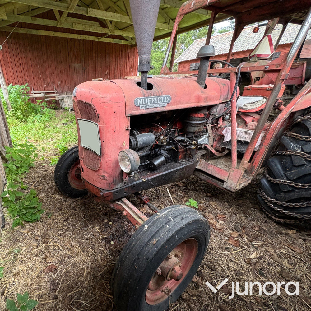 Traktor Nuffield Universal 3DL