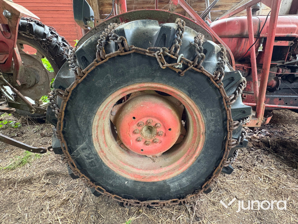 Traktor Nuffield Universal 3DL