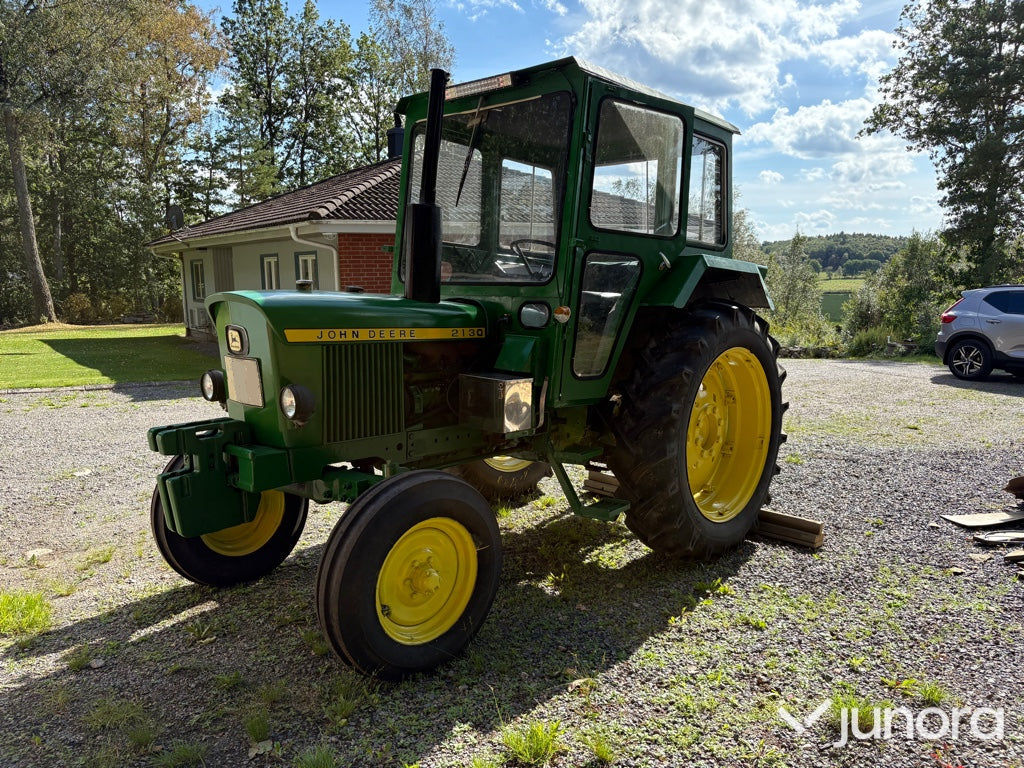 Traktor - John Deere 2130