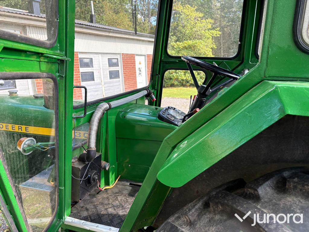 Traktor - John Deere 2130