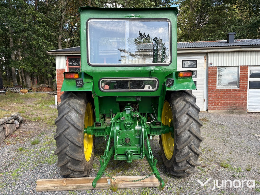 Traktor - John Deere 2130