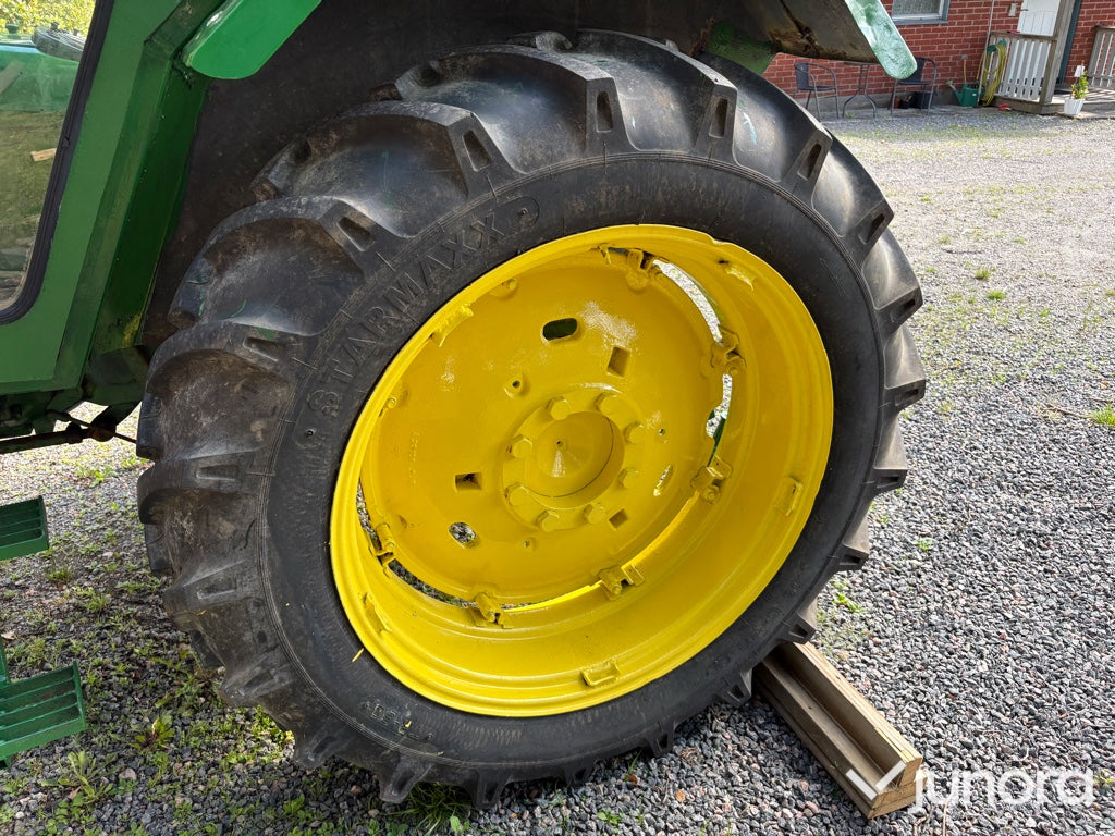 Traktor - John Deere 2130