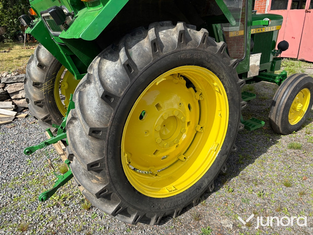 Traktor - John Deere 2130