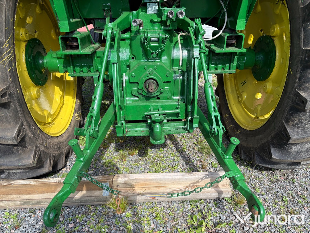 Traktor - John Deere 2130