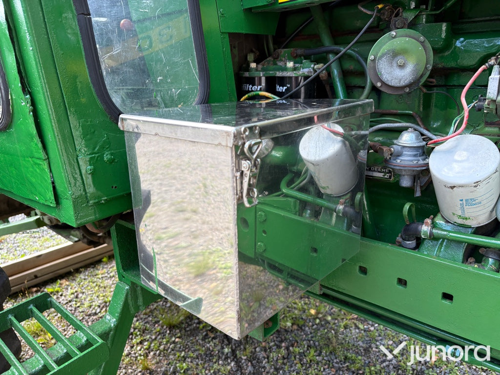 Traktor - John Deere 2130