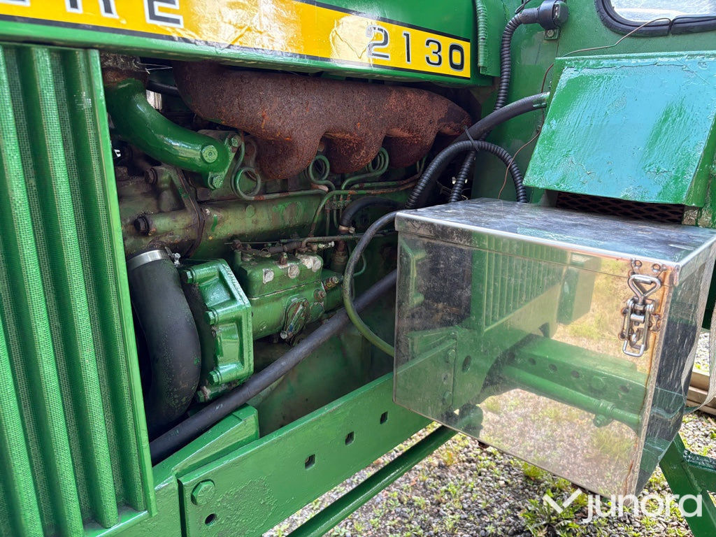 Traktor - John Deere 2130