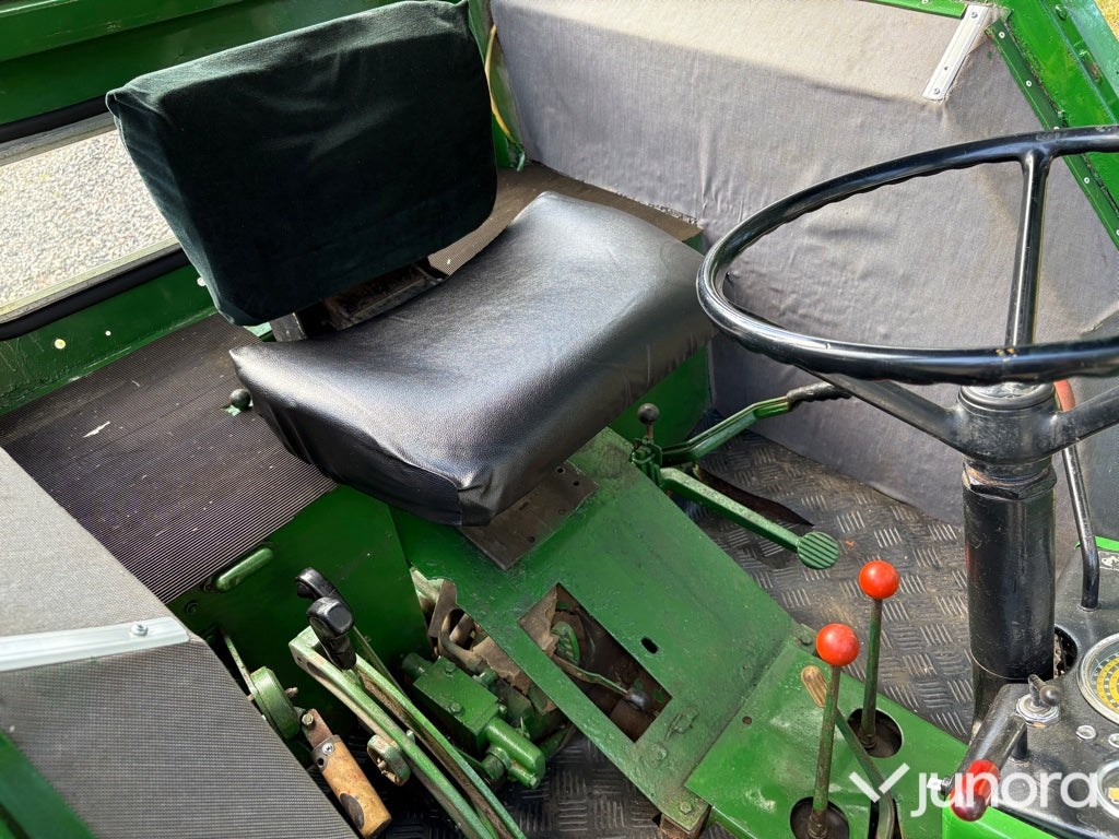 Traktor - John Deere 2130