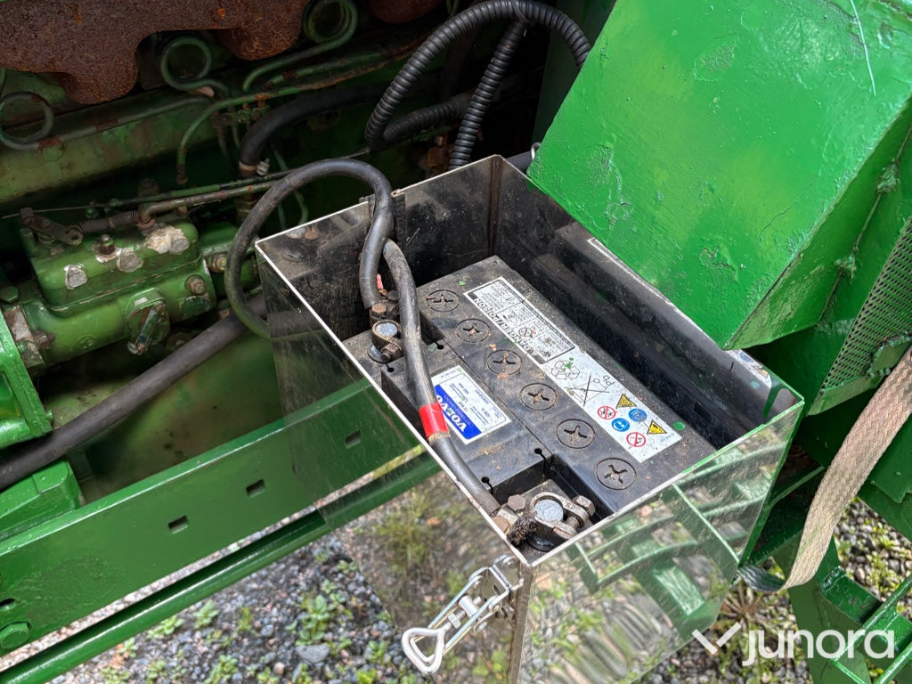 Traktor - John Deere 2130
