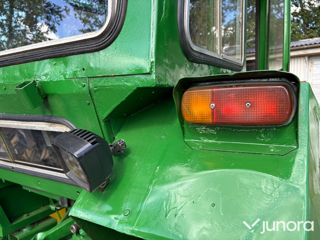 Traktor - John Deere 2130
