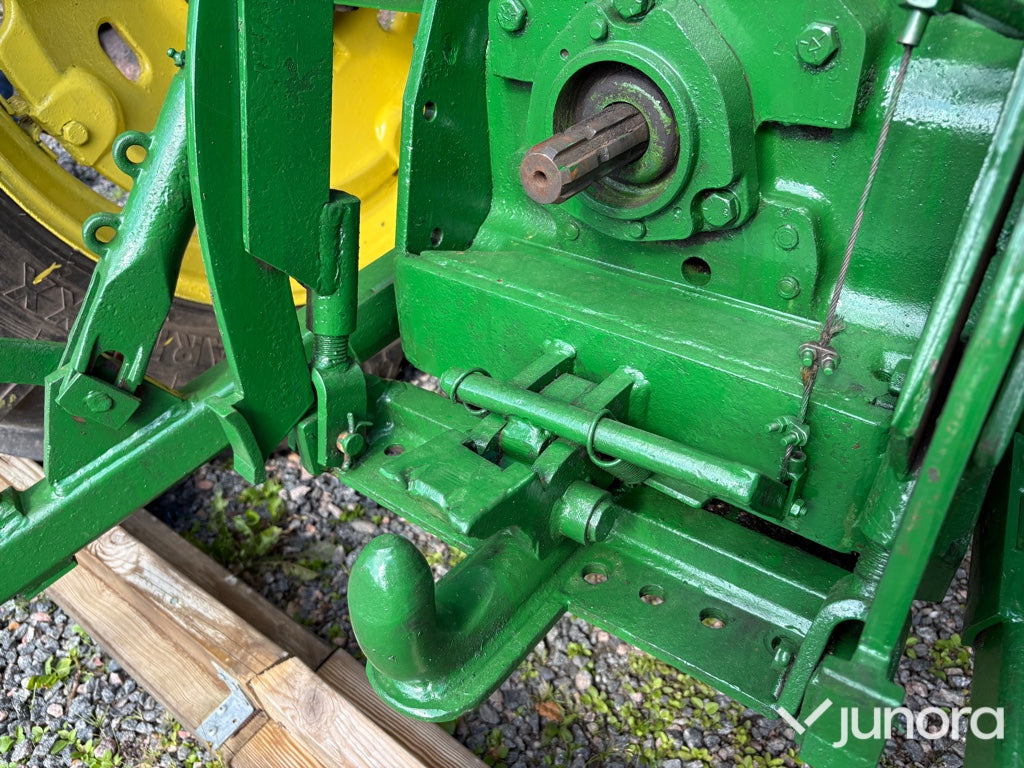 Traktor - John Deere 2130
