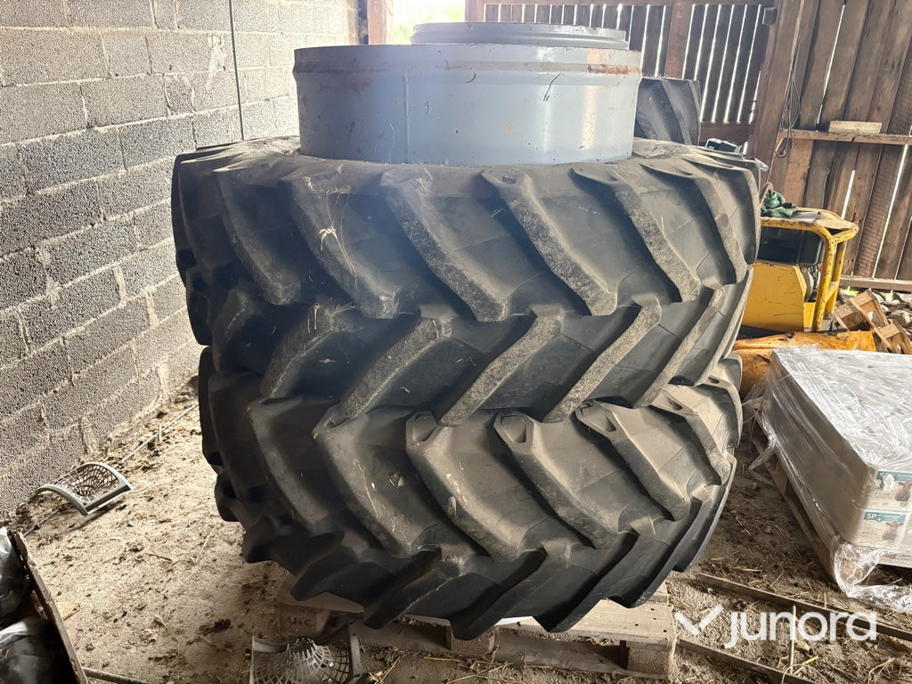 Traktor - Massey Ferguson 5480 med dubbelmontage