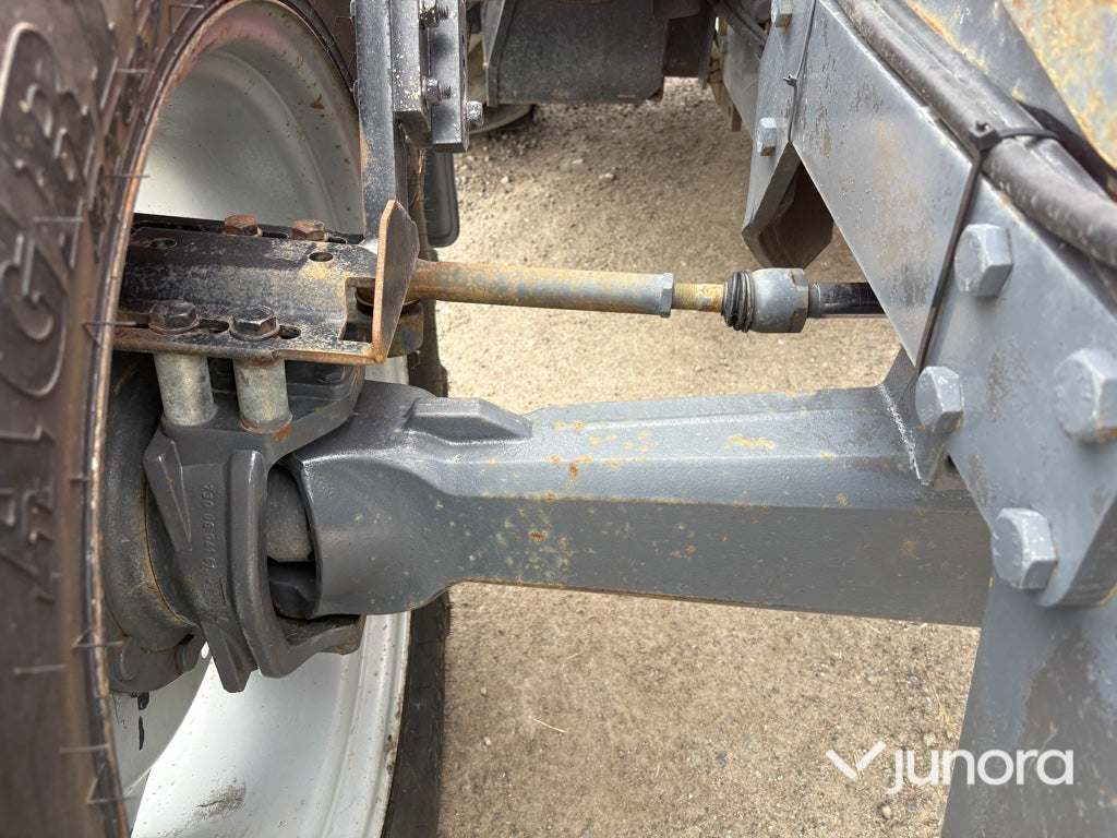 Traktor - Massey Ferguson 5480 med dubbelmontage