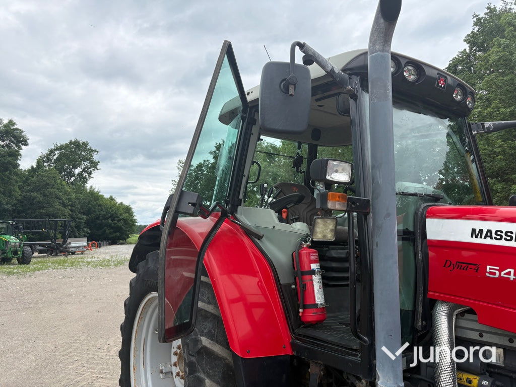 Traktor - Massey Ferguson 5480 med dubbelmontage