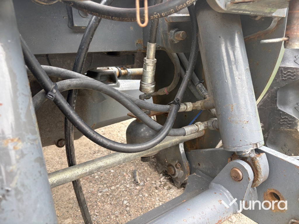 Traktor - Massey Ferguson 5480 med dubbelmontage