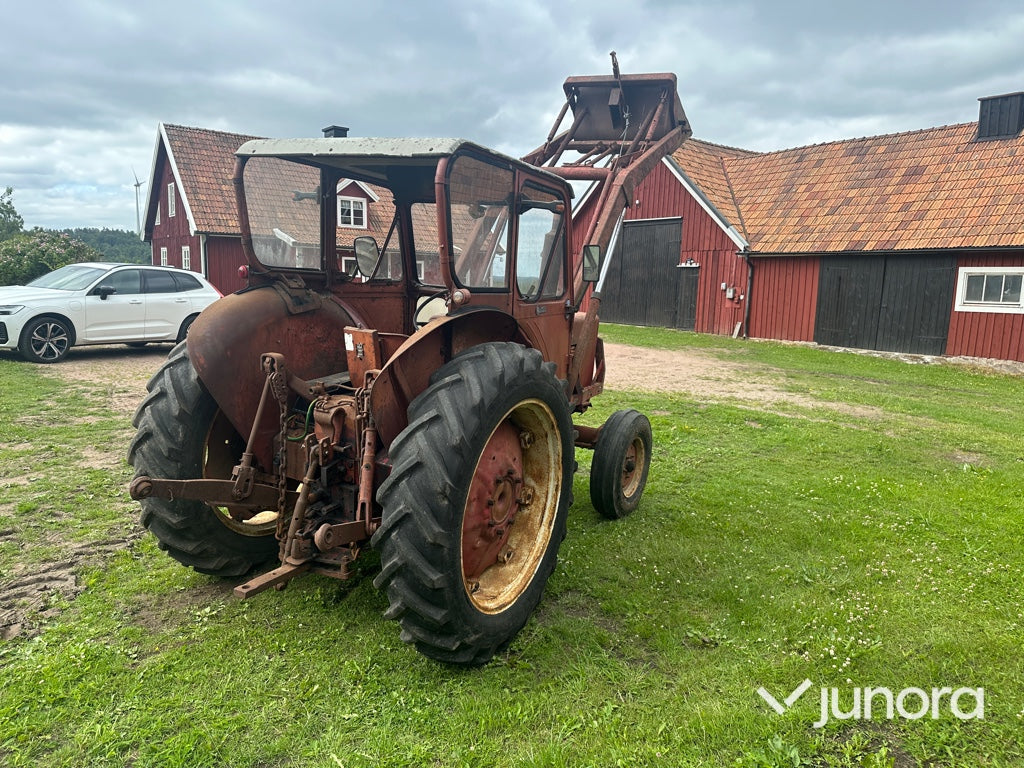 Traktor - Mc Cormick, Intern. 523 D