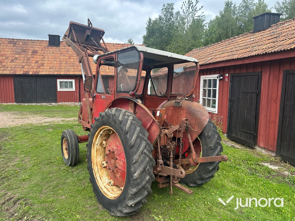 Traktor - Mc Cormick, Intern. 523 D