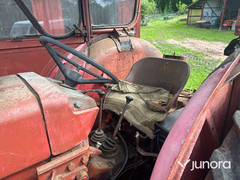 Traktor - Mc Cormick, Intern. 523 D
