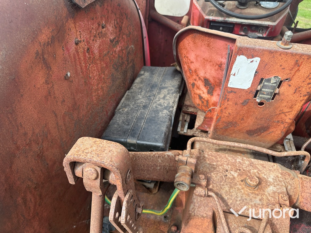 Traktor - Mc Cormick, Intern. 523 D