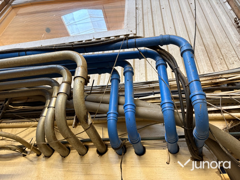 Vakuumpump DeLaval DVP 800 med frekvensstyrning och rörsystem