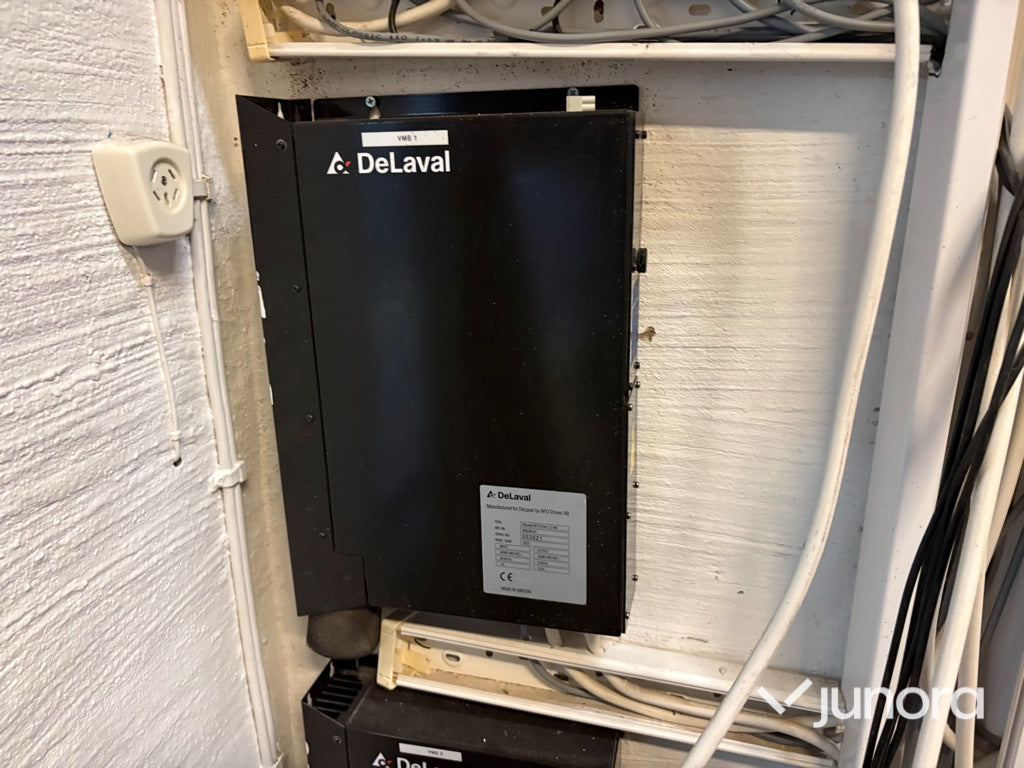 Vakuumpump DeLaval DVP 800 med frekvensstyrning och rörsystem