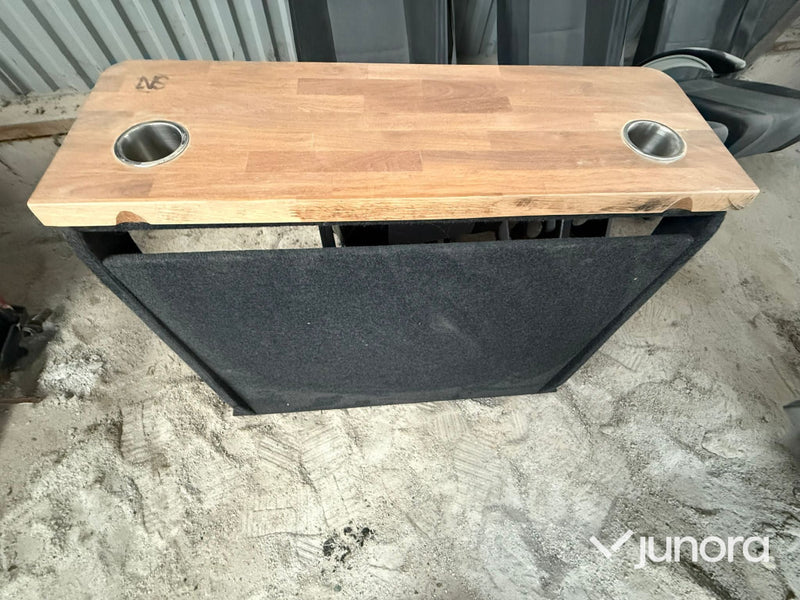 3 säten samt ett bord