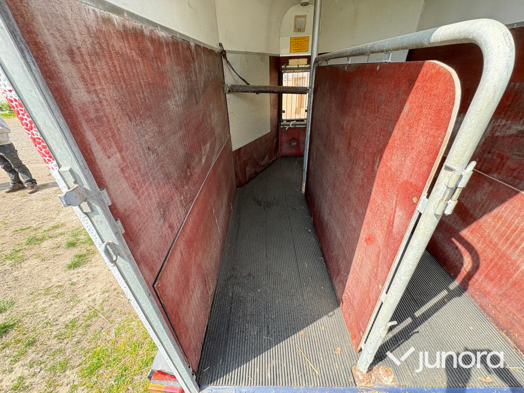 Hästtransport Umeå Släpet B4 Brunte Lyx