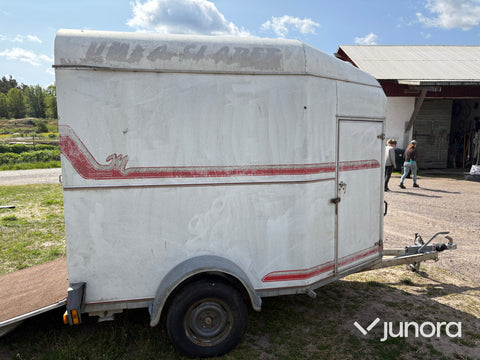 Hästtransport Umeå Släpet B4 Brunte Lyx