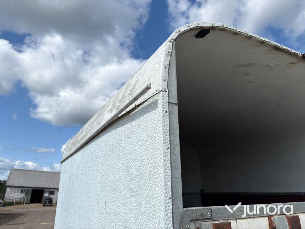 Hästtransport Umeå Släpet B4 Brunte Lyx