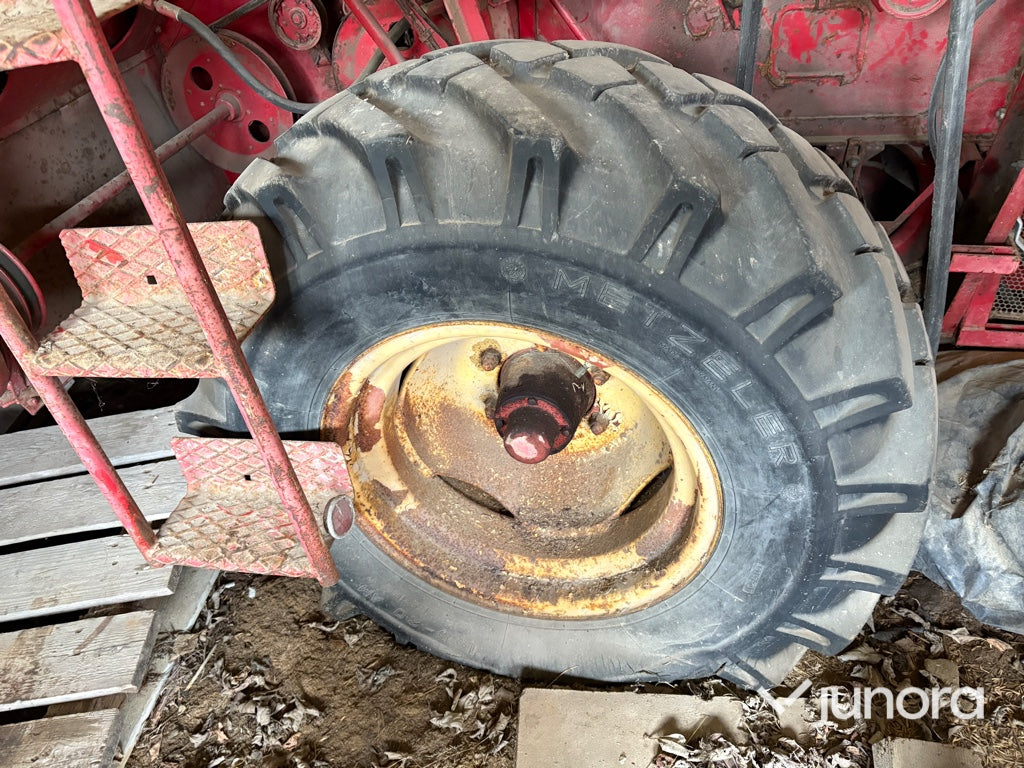 Skördetröska - Massey Ferguson, 31