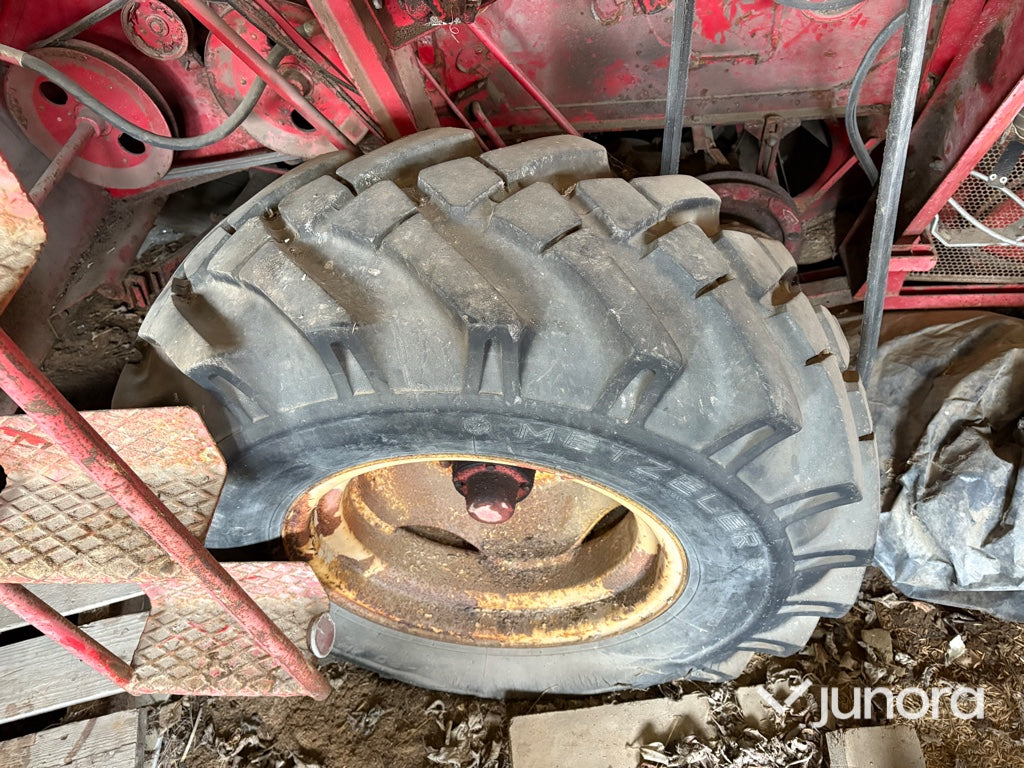 Skördetröska - Massey Ferguson, 31