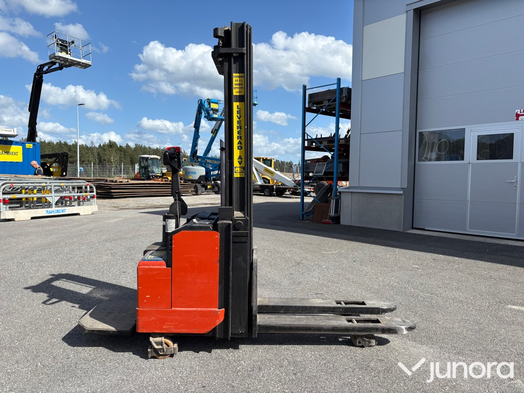 Ledstaplare BT LSF 1250 / 11