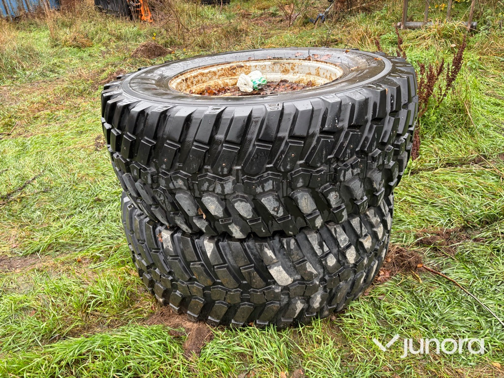 Traktordäck med fälg 650/65 R42 540/65 R30 4 st
