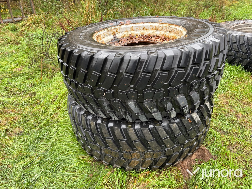Traktordäck med fälg 650/65 R42 540/65 R30 4 st