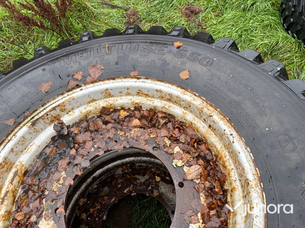 Traktordäck med fälg 650/65 R42 540/65 R30 4 st