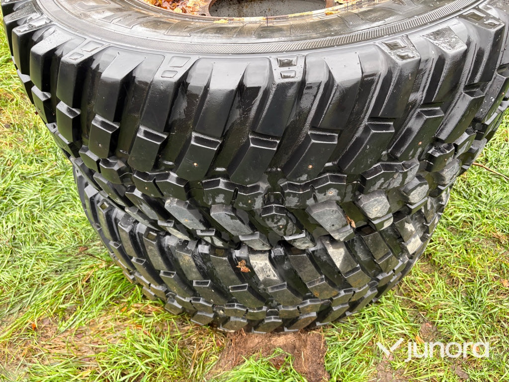 Traktordäck med fälg 650/65 R42 540/65 R30 4 st