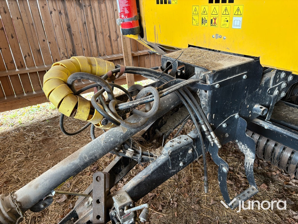Rundbalspress - New Holland BR7070 180R