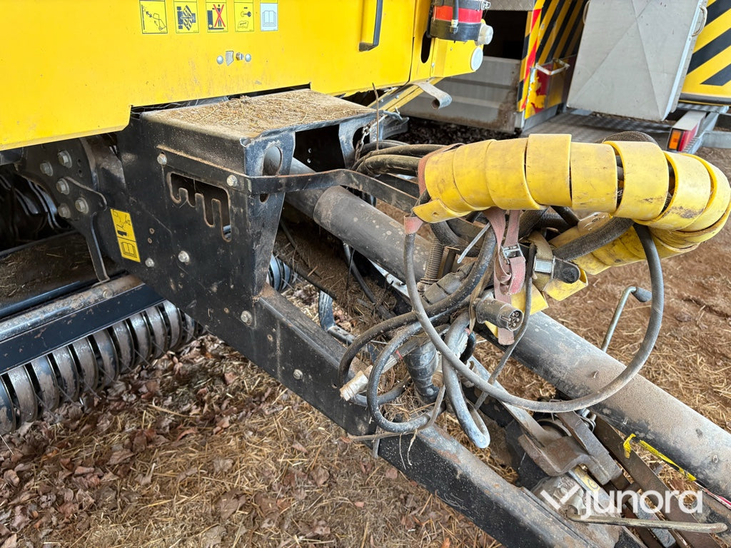 Rundbalspress - New Holland BR7070 180R