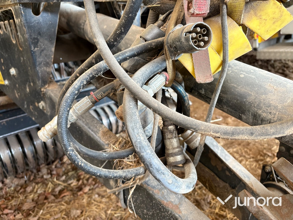Rundbalspress - New Holland BR7070 180R