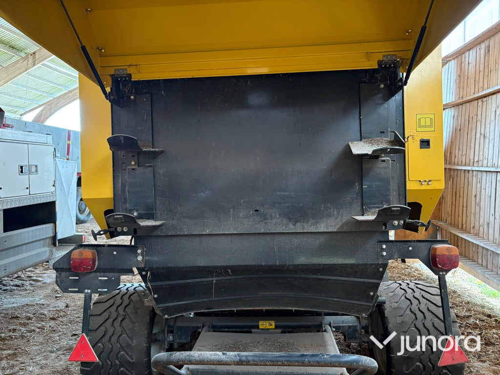 Rundbalspress - New Holland BR7070 180R