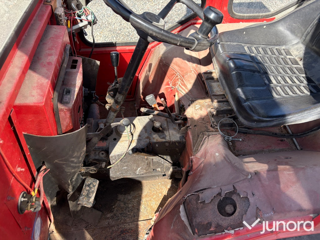 Traktor Holder B 18
