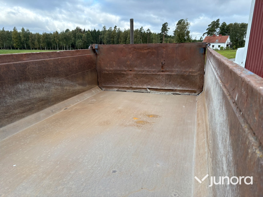 Vänta med publicering, Gustav ska skicka mer bilder | Tippbil - Scania 143H 500