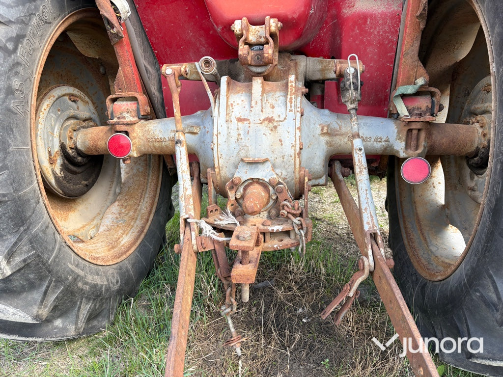 Traktor - Massey Ferguson, 135 S